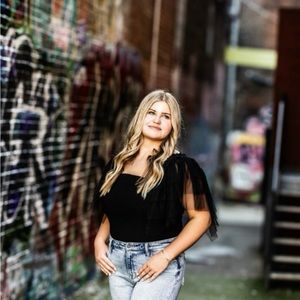 Meet your Posher, Emmy